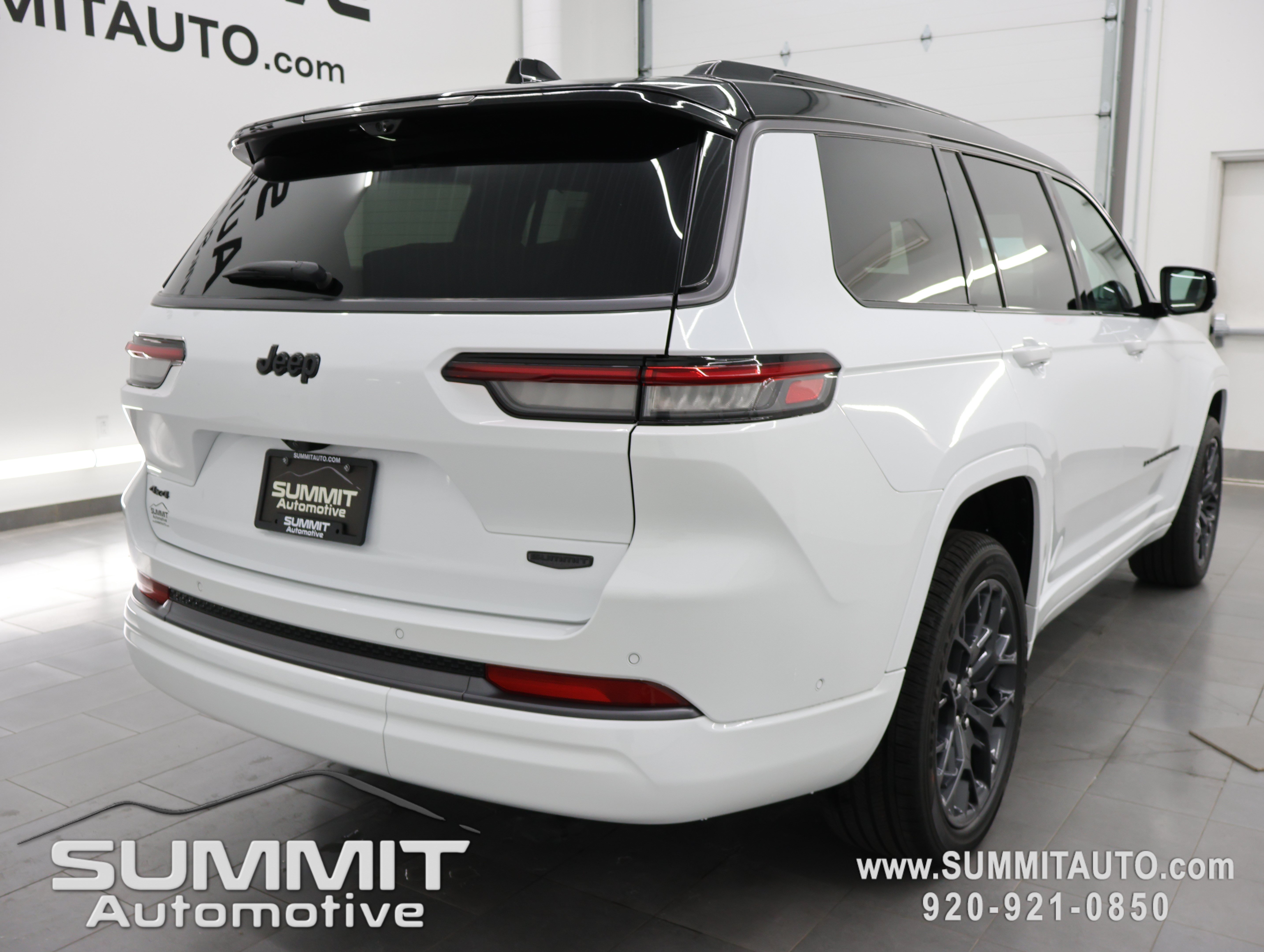 New 2026 Jeep Grand Cherokee L Summit w/ Obsidian Package AWD/4WD image 5