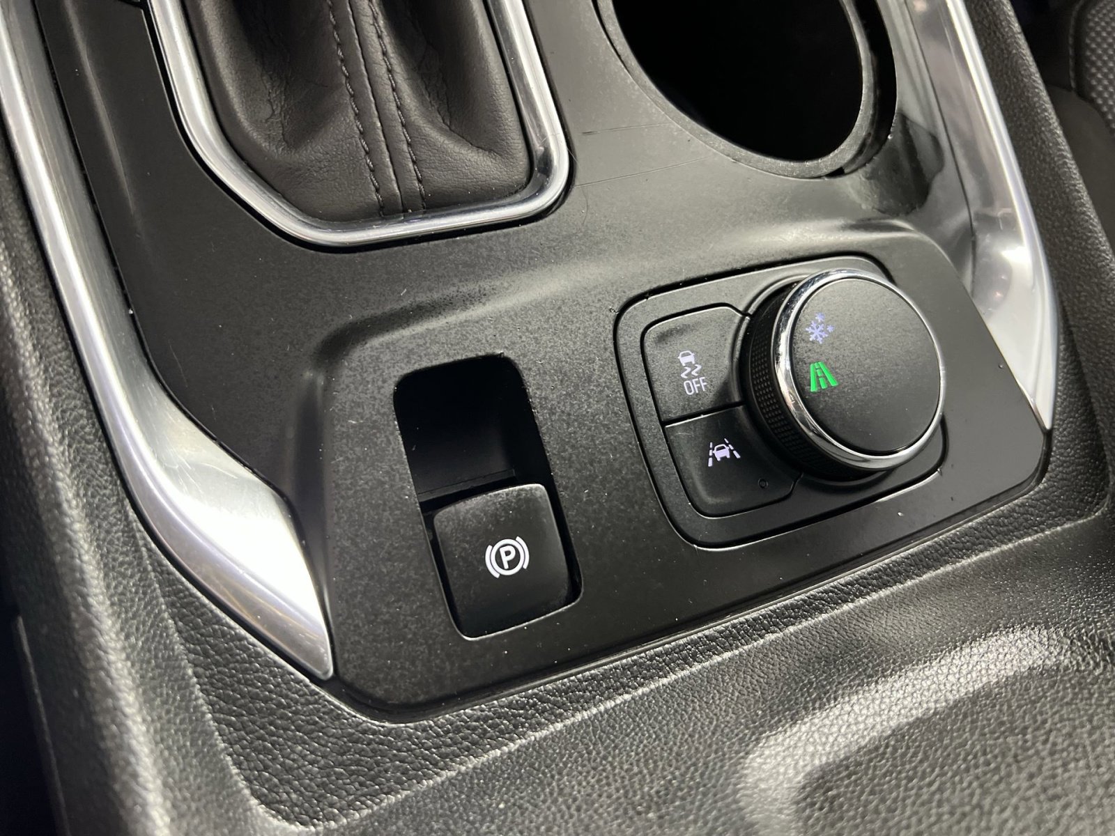 Used 2020 Chevrolet Traverse LT image 34