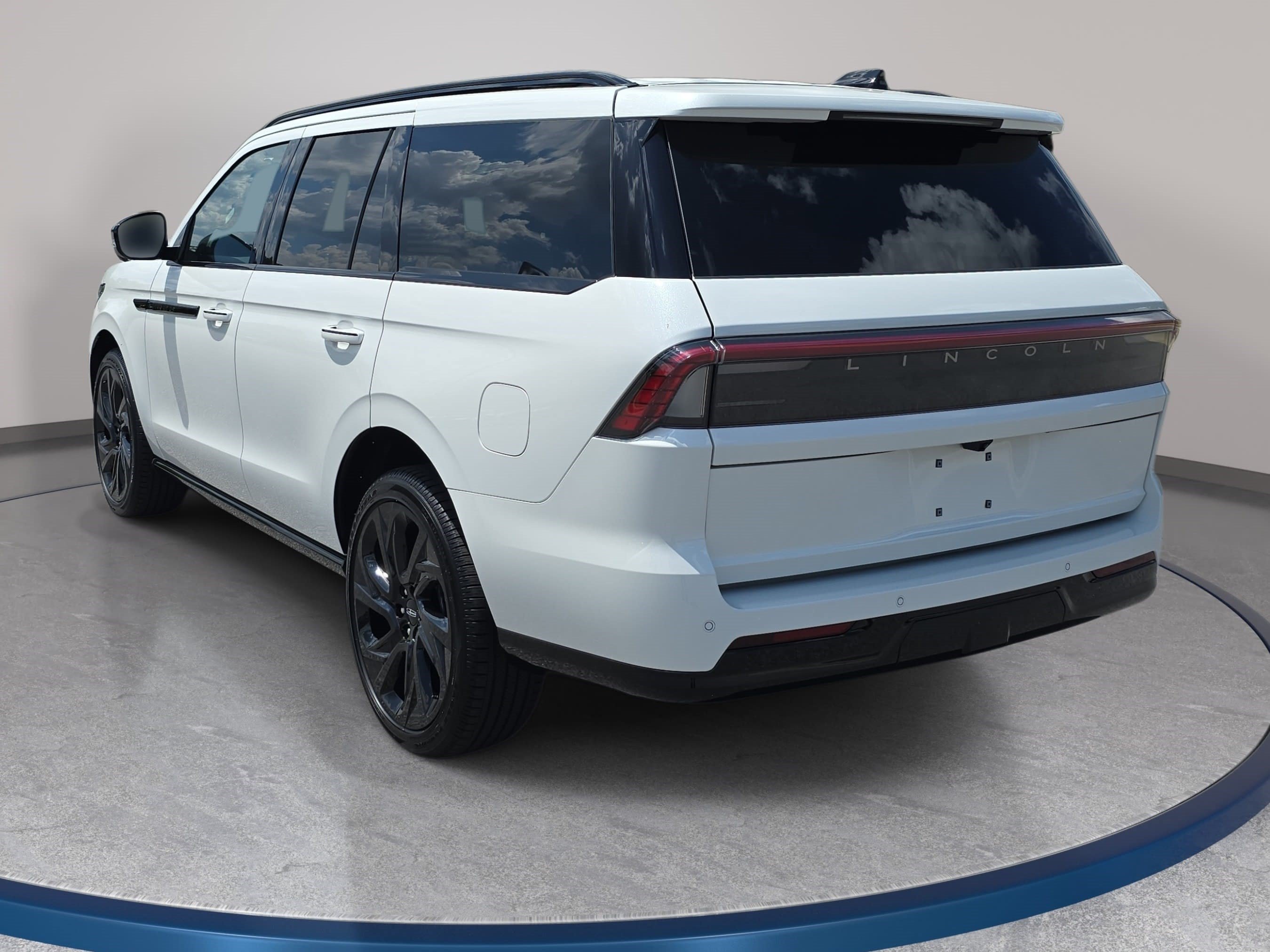 New 2027 Lincoln Navigator Reserve w/ Jet Appearance Package AWD/4WD image 7
