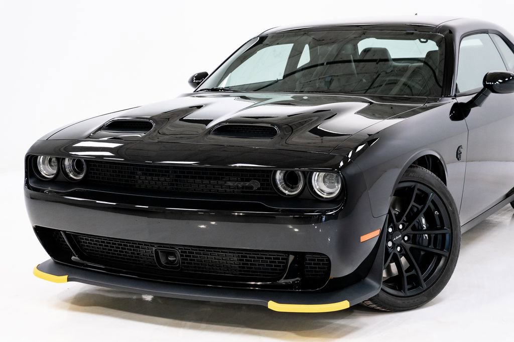 Used 2023 Dodge Challenger SRT Hellcat image 2