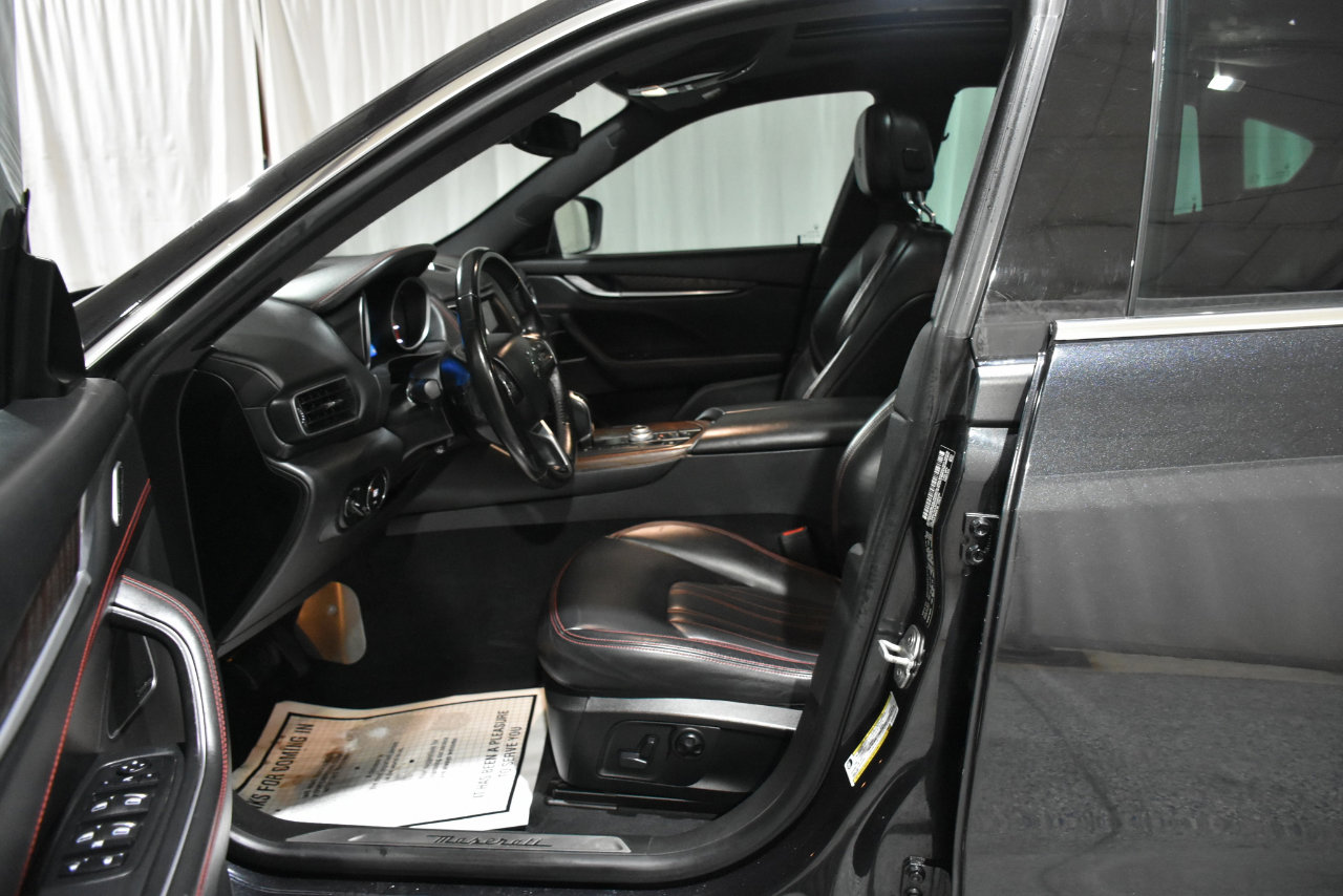 Used 2017 Maserati Levante w/ Luxury Package image 10