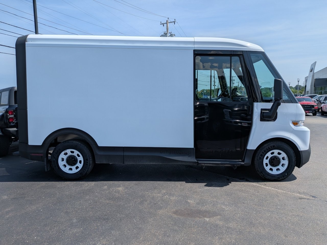 Used 2024 Chevrolet Brightdrop 400 w/ Commercial Equipment Package AWD/4WD image 3