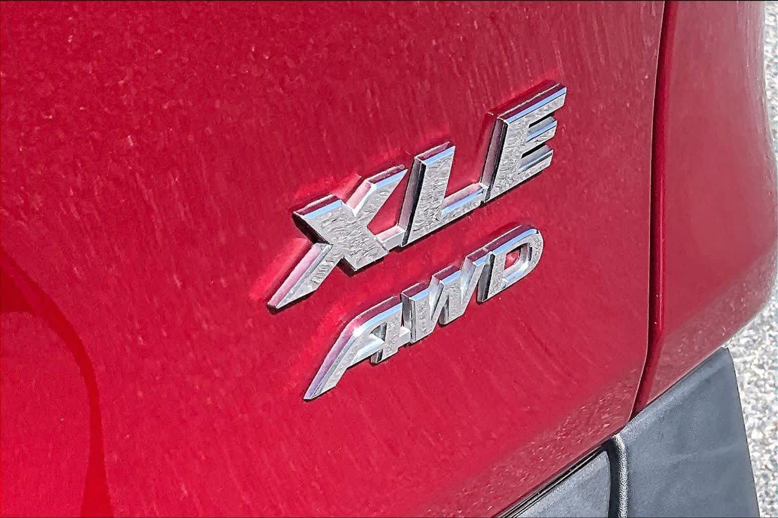 Used 2021 Toyota RAV4 XLE AWD/4WD image 10