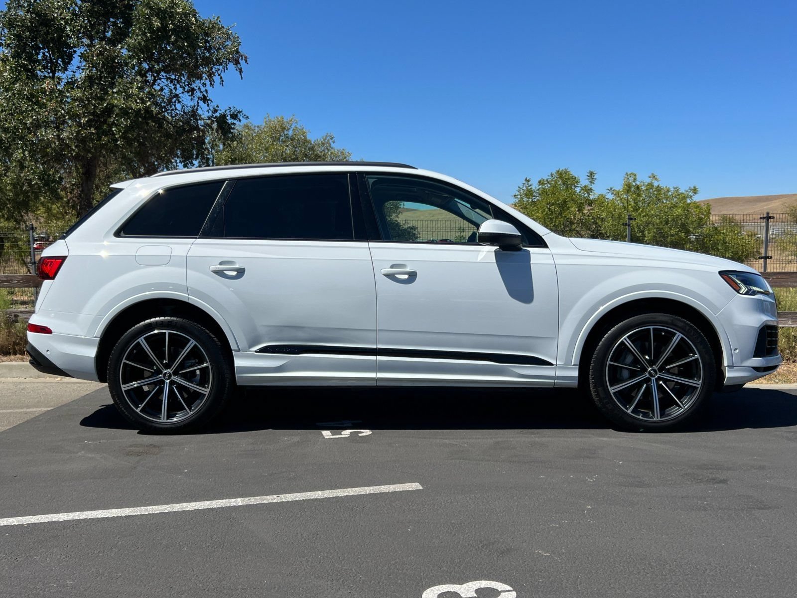 Used 2023 Audi Q7 2.0T Premium Plus w/ Premium Plus Package AWD/4WD image 7