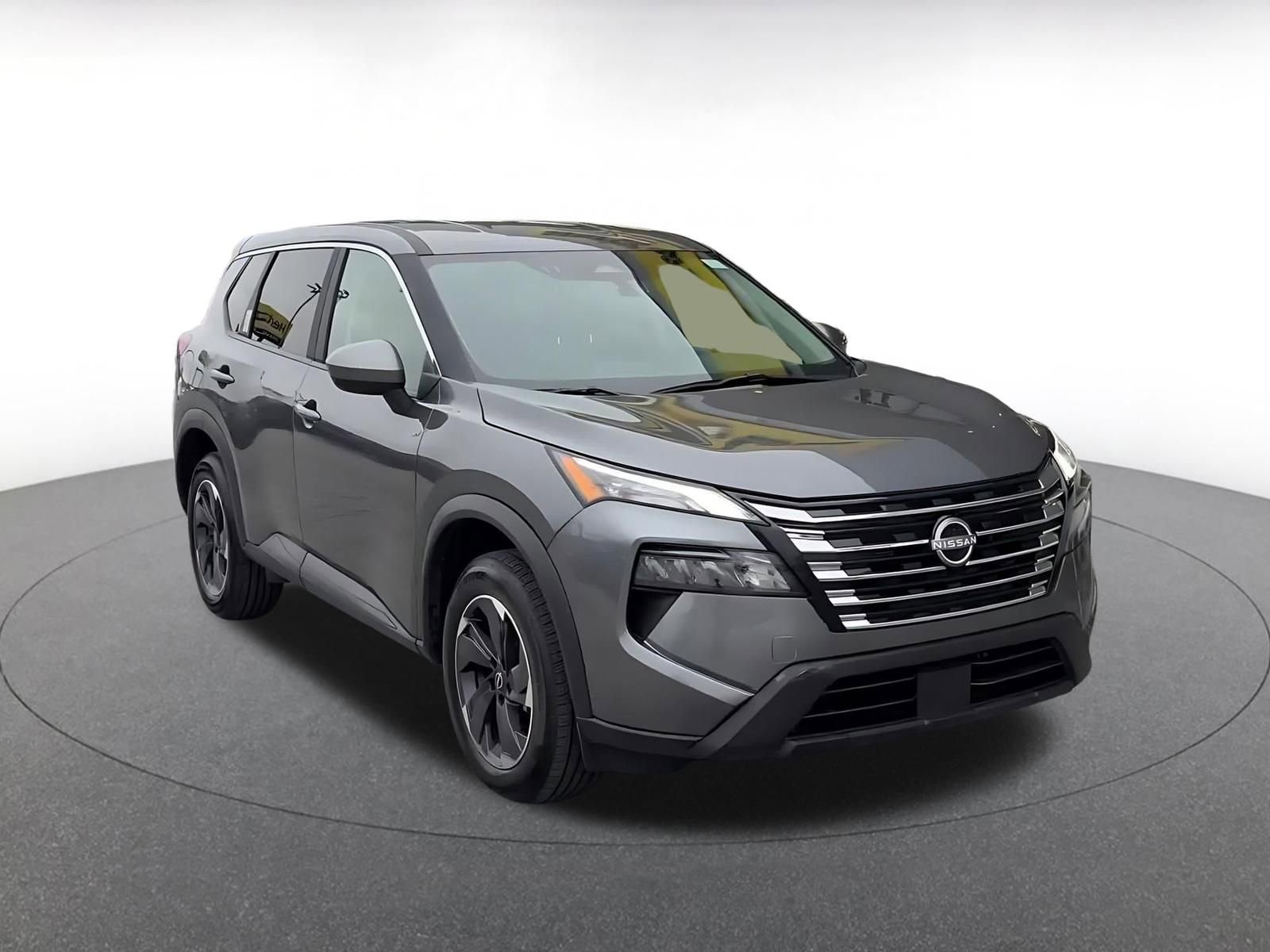 Used 2025 Nissan Rogue SV image 3