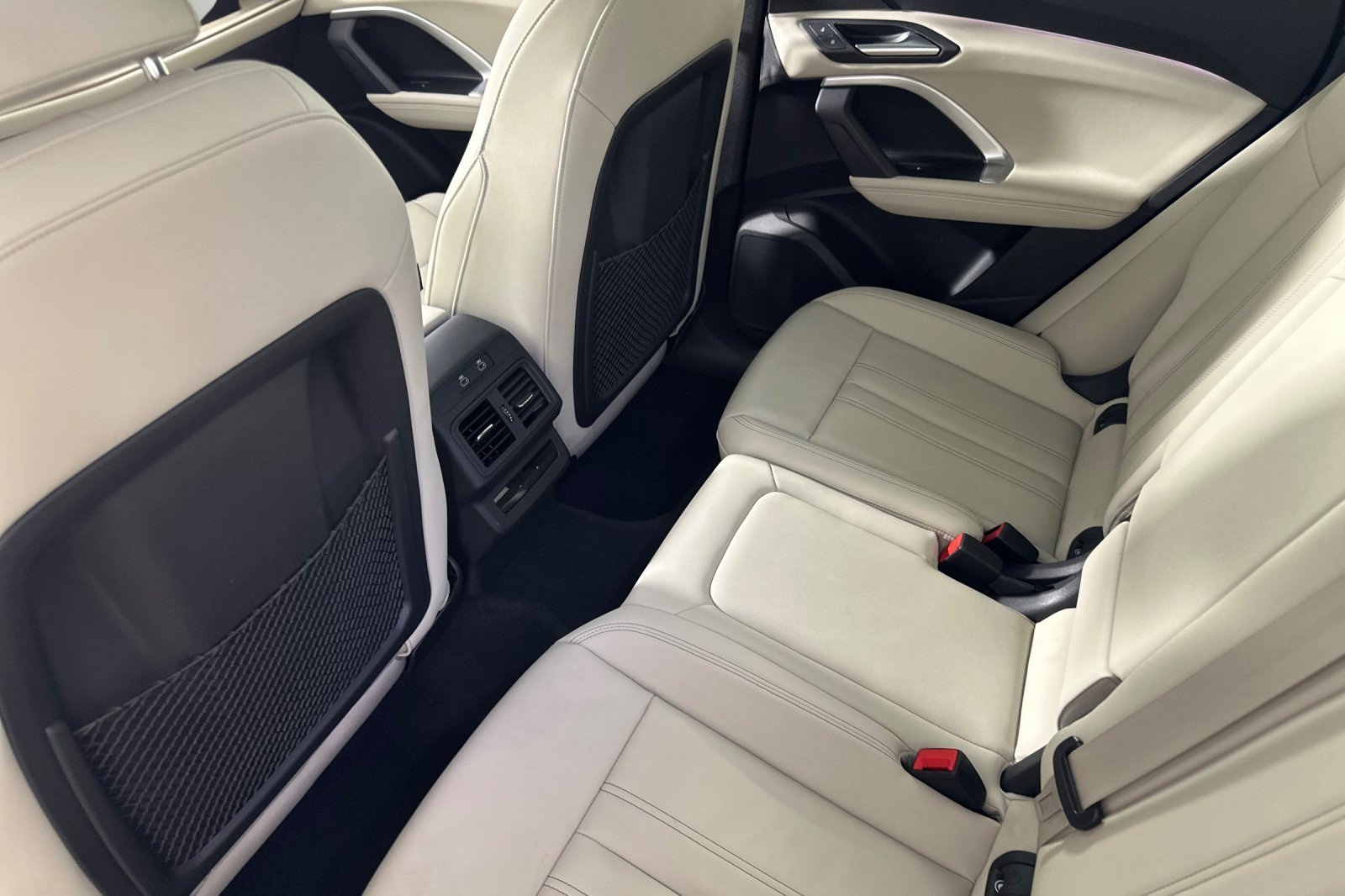 Used 2025 Audi Q5 Premium w/ Convenience Package image 11