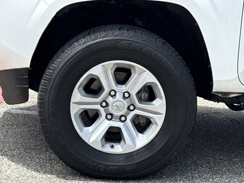 Used 2023 Toyota Tacoma SR AWD/4WD image 11