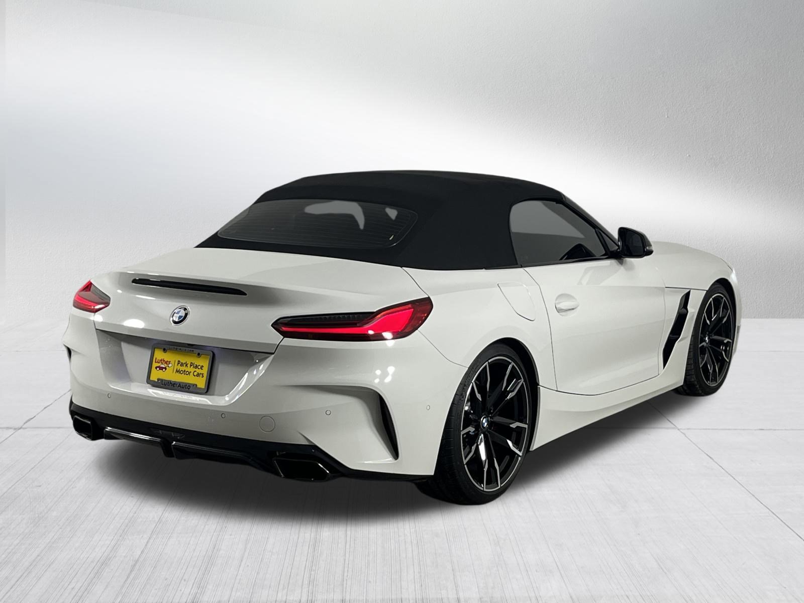 Used 2026 BMW Z4 M40i w/ Premium Package image 7