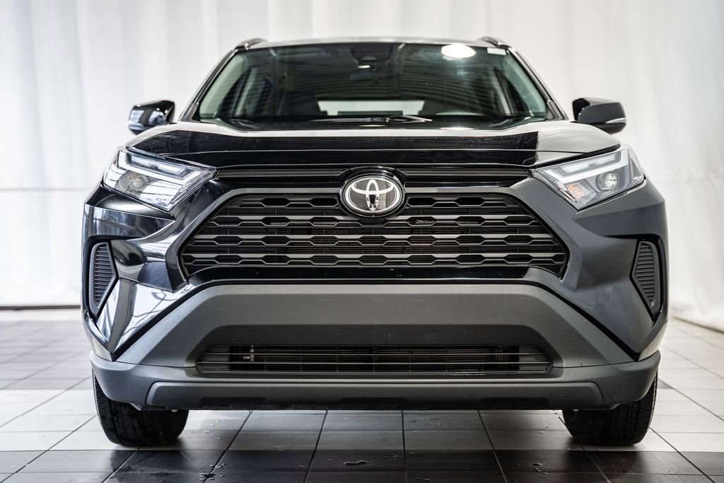 Used 2025 Toyota RAV4 XLE image 2