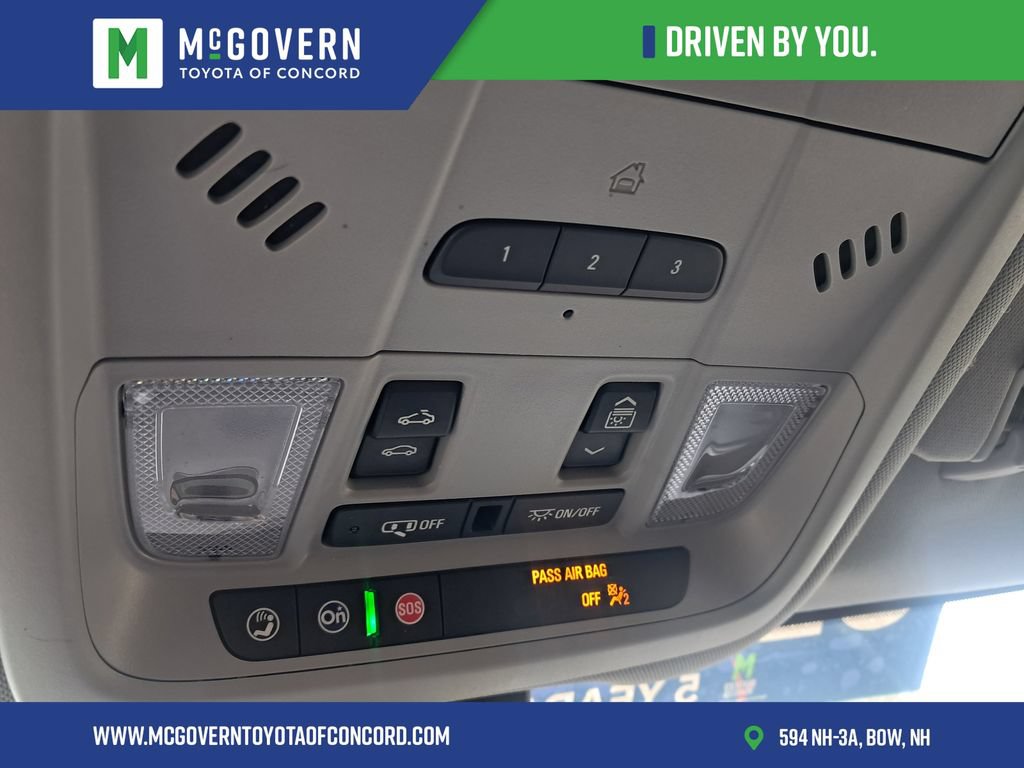 Used 2024 GMC Terrain SLT w/ Infotainment Package II AWD/4WD image 31