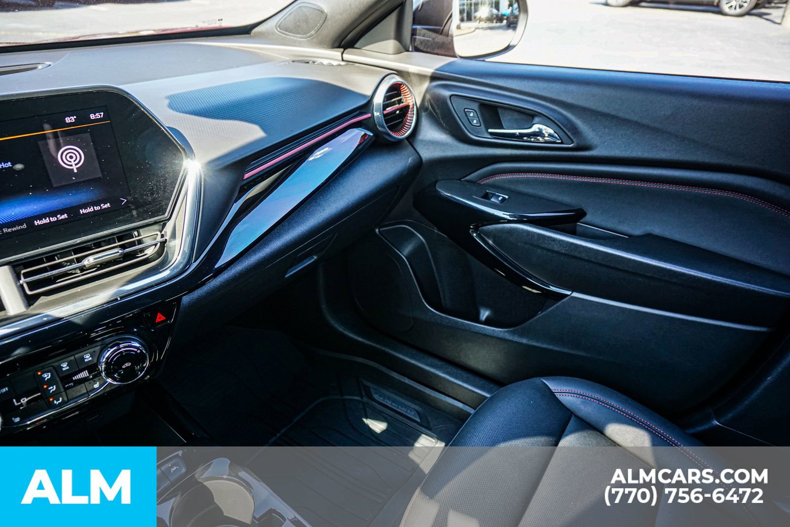 Used 2025 Chevrolet Trax RS FWD image 48