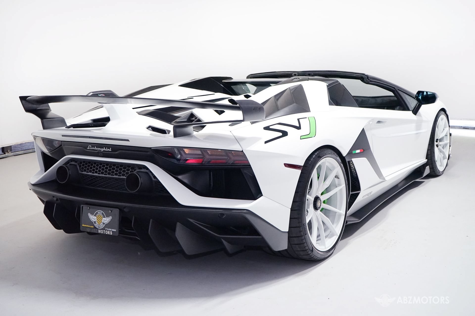 Used 2021 Lamborghini Aventador SVJ AWD/4WD image 6