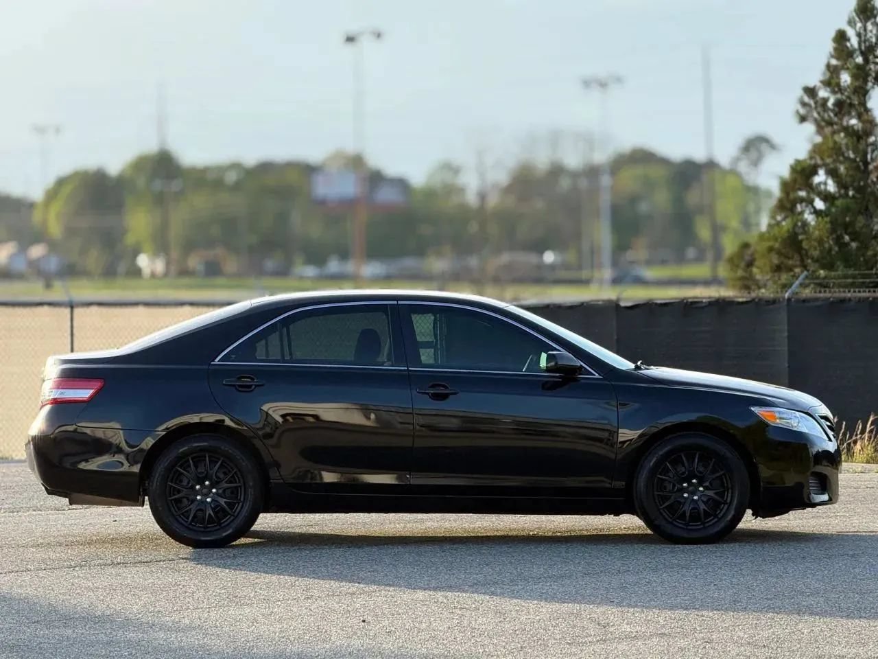 Used 2010 Toyota Camry LE FWD image 7