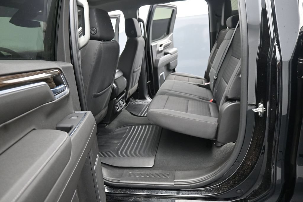 Used 2022 Chevrolet Silverado 1500 LT AWD/4WD image 16
