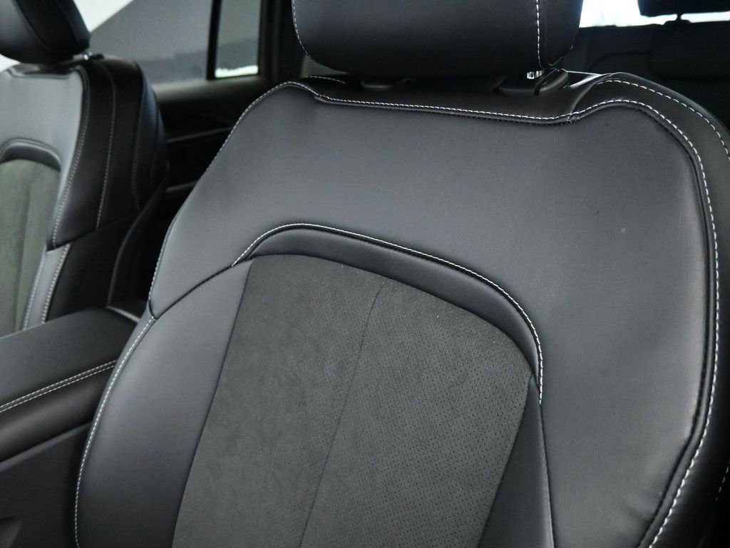 New 2026 Jeep Grand Cherokee Altitude image 13