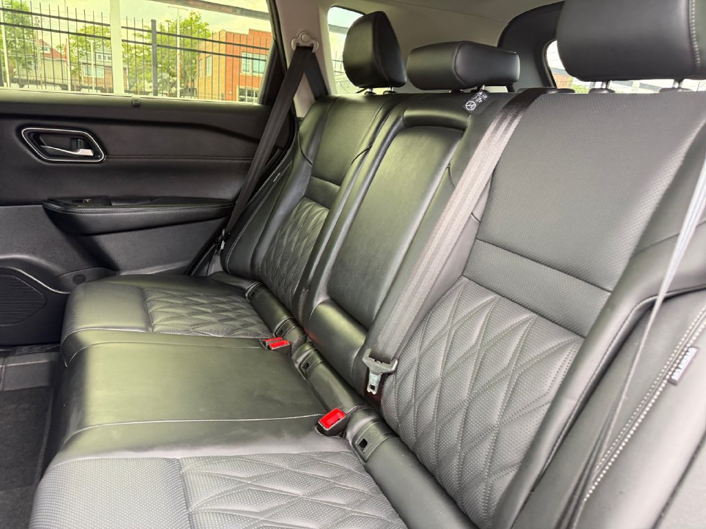 Used 2026 Nissan Rogue Platinum w/ Platinum Premium Package AWD/4WD image 26