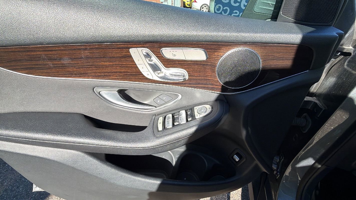 Used 2022 Mercedes-Benz GLC 300 4MATIC image 17