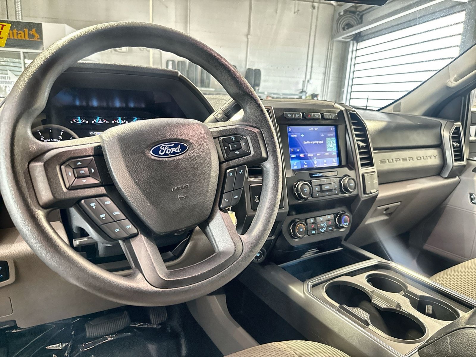 Used 2022 Ford F350 XLT w/ XLT Premium Package AWD/4WD image 25