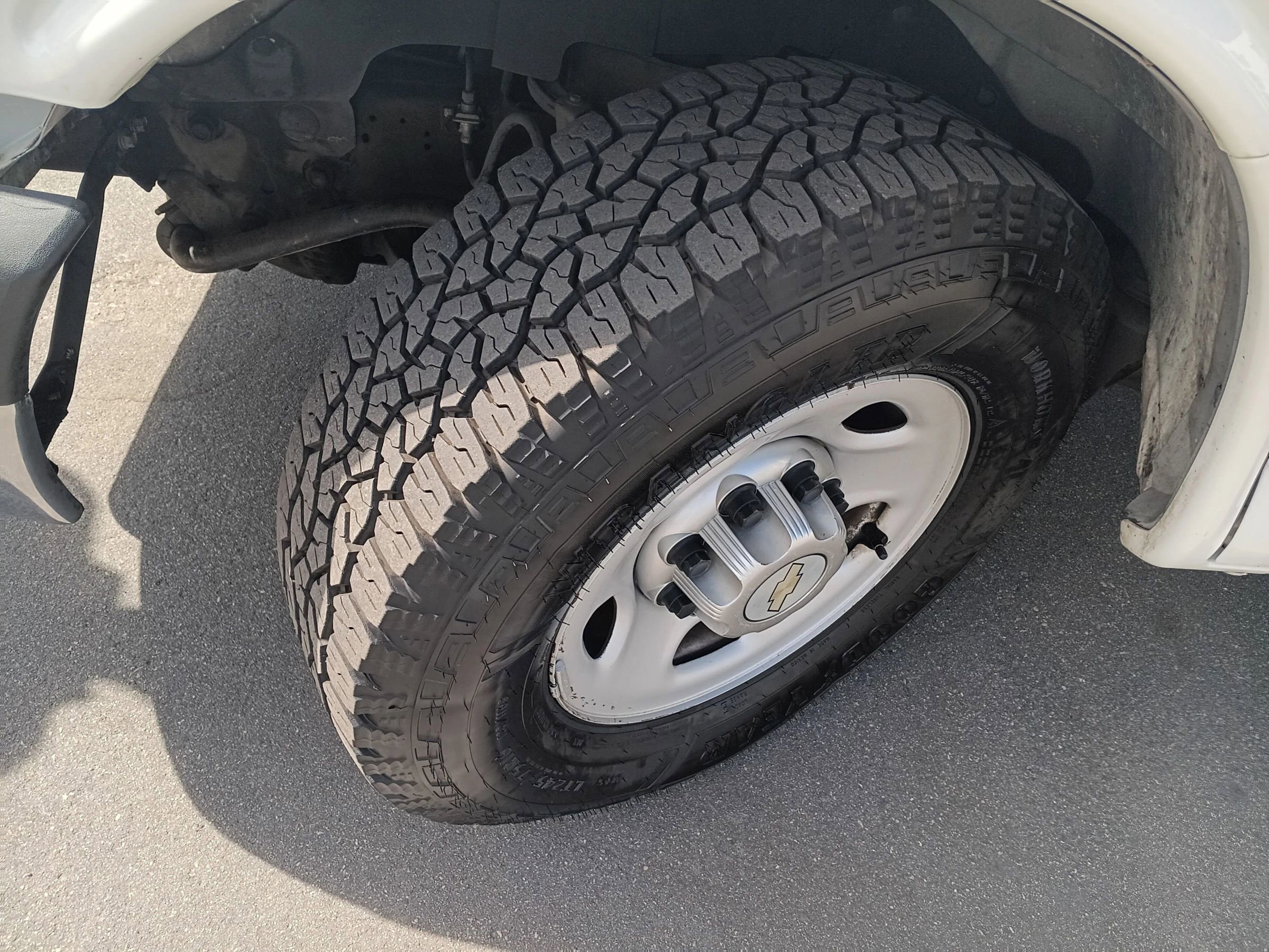 Used 2011 Chevrolet Express 2500 Extended Van 3D w/ Power Package image 24