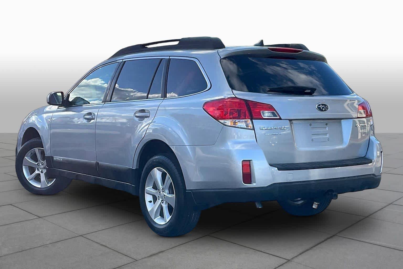 Used 2014 Subaru Outback 2.5i Limited AWD/4WD image 11
