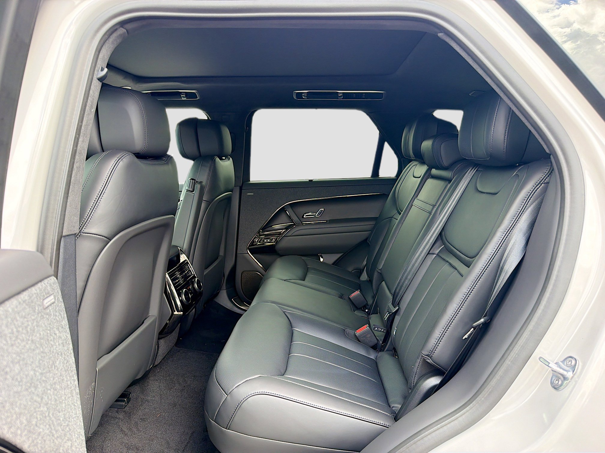 New 2026 Land Rover Range Rover Sport Autobiography AWD/4WD image 22