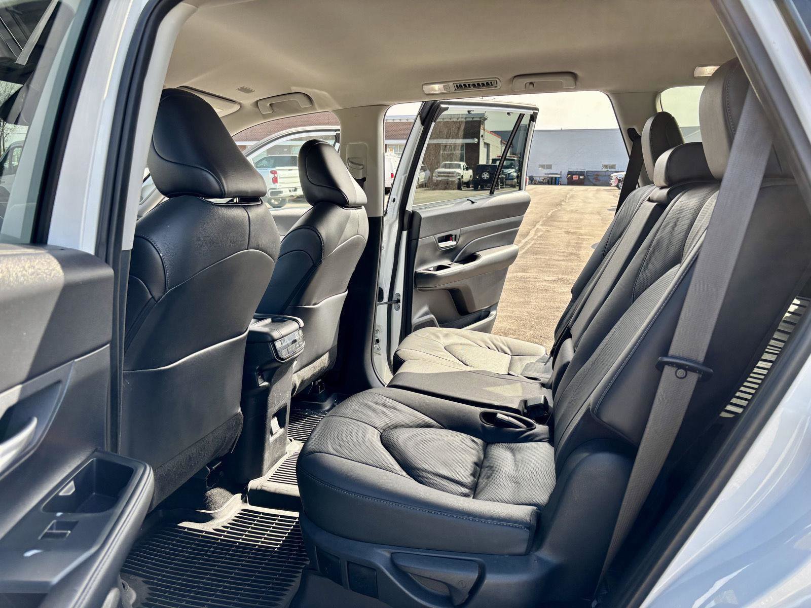 Used 2024 Toyota Grand Highlander Limited AWD/4WD image 21