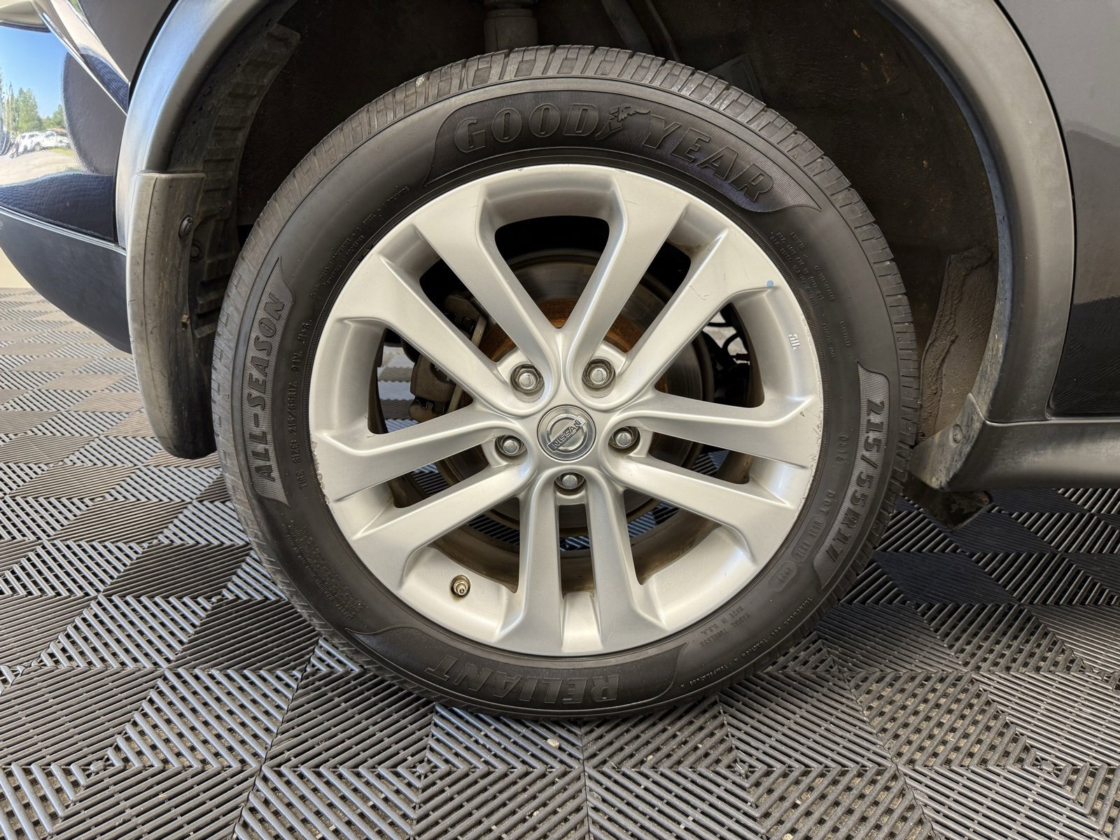 Used 2011 Nissan Juke SV w/ Interior Illumination Pkg image 24