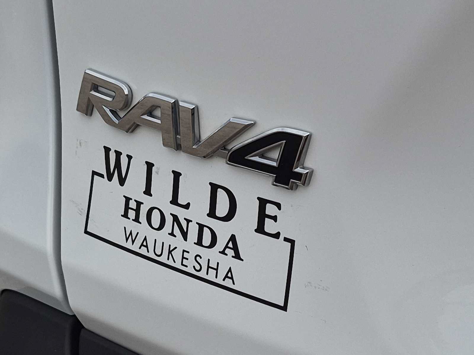 Used 2025 Toyota RAV4 LE AWD/4WD image 12