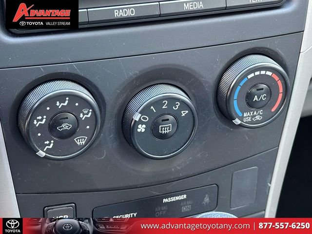 Used 2013 Toyota Corolla L FWD image 30