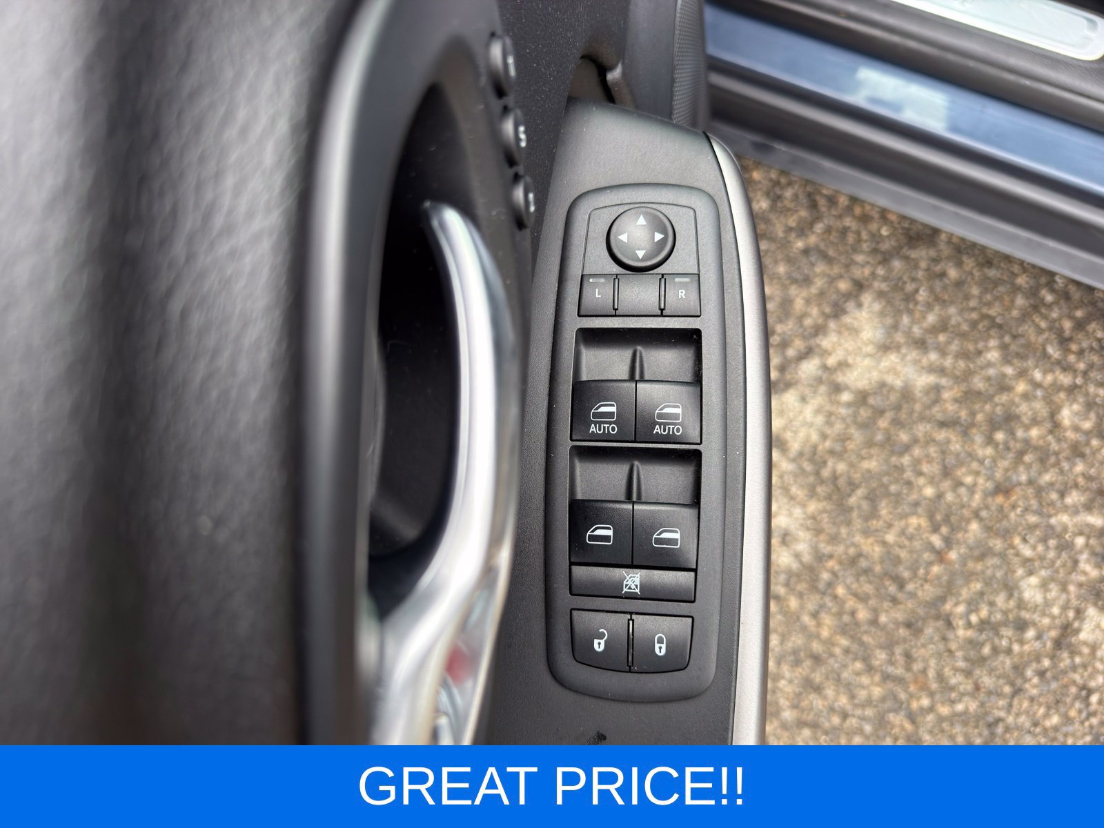 Used 2019 Jeep Cherokee Limited AWD/4WD image 15