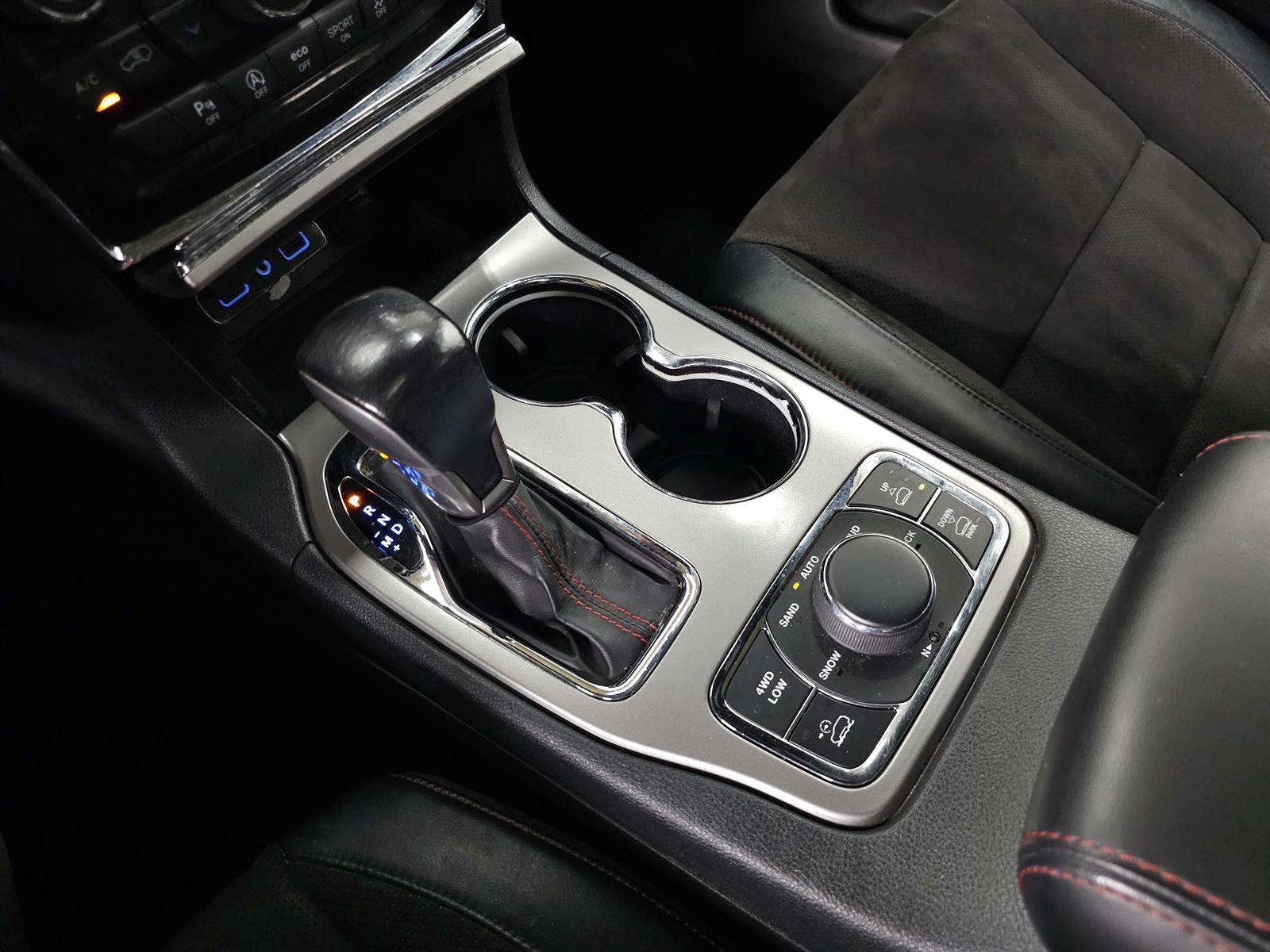 Used 2020 Jeep Grand Cherokee Trailhawk AWD/4WD image 29