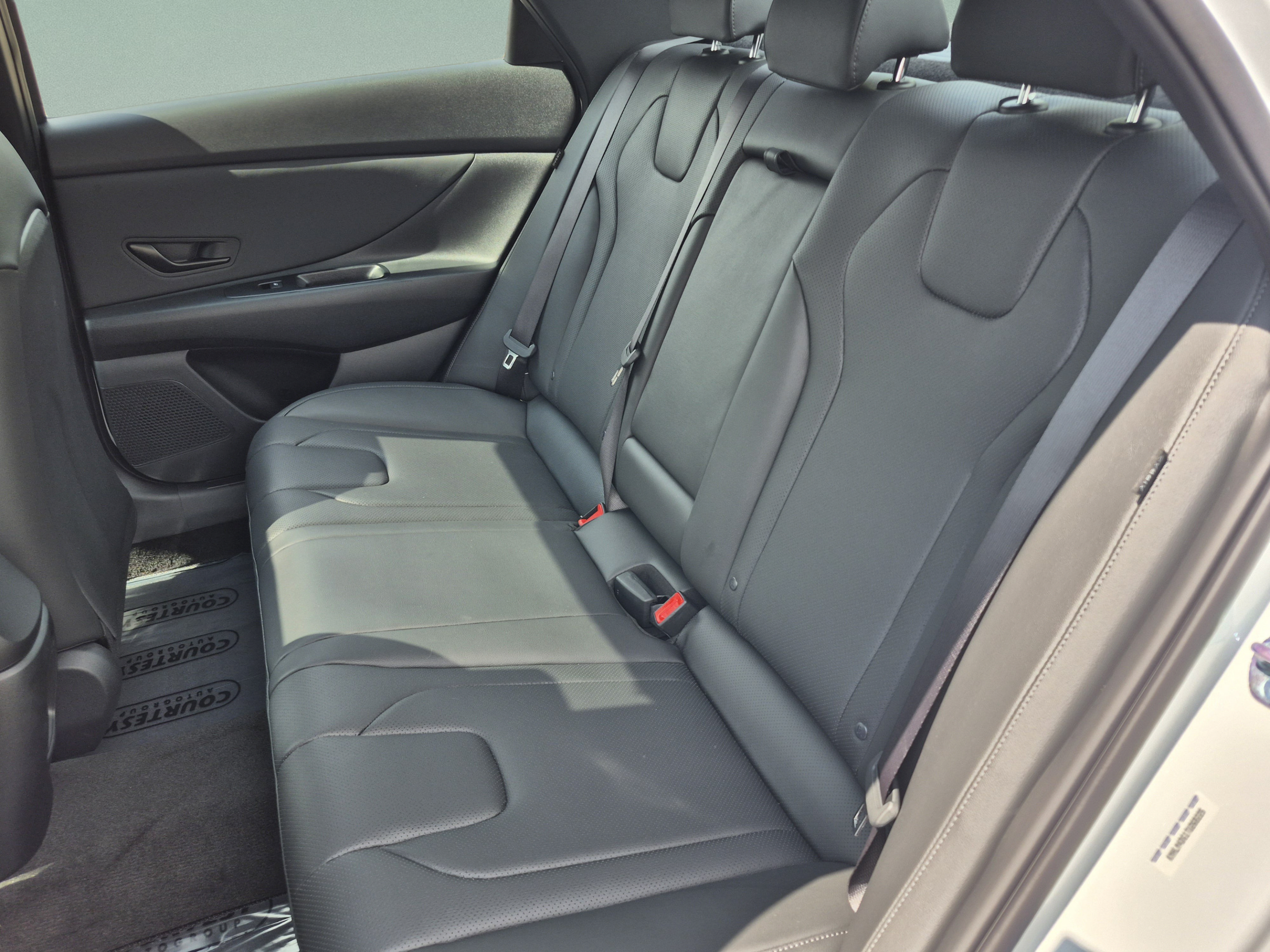 New 2026 Hyundai Elantra SEL Sport FWD image 16