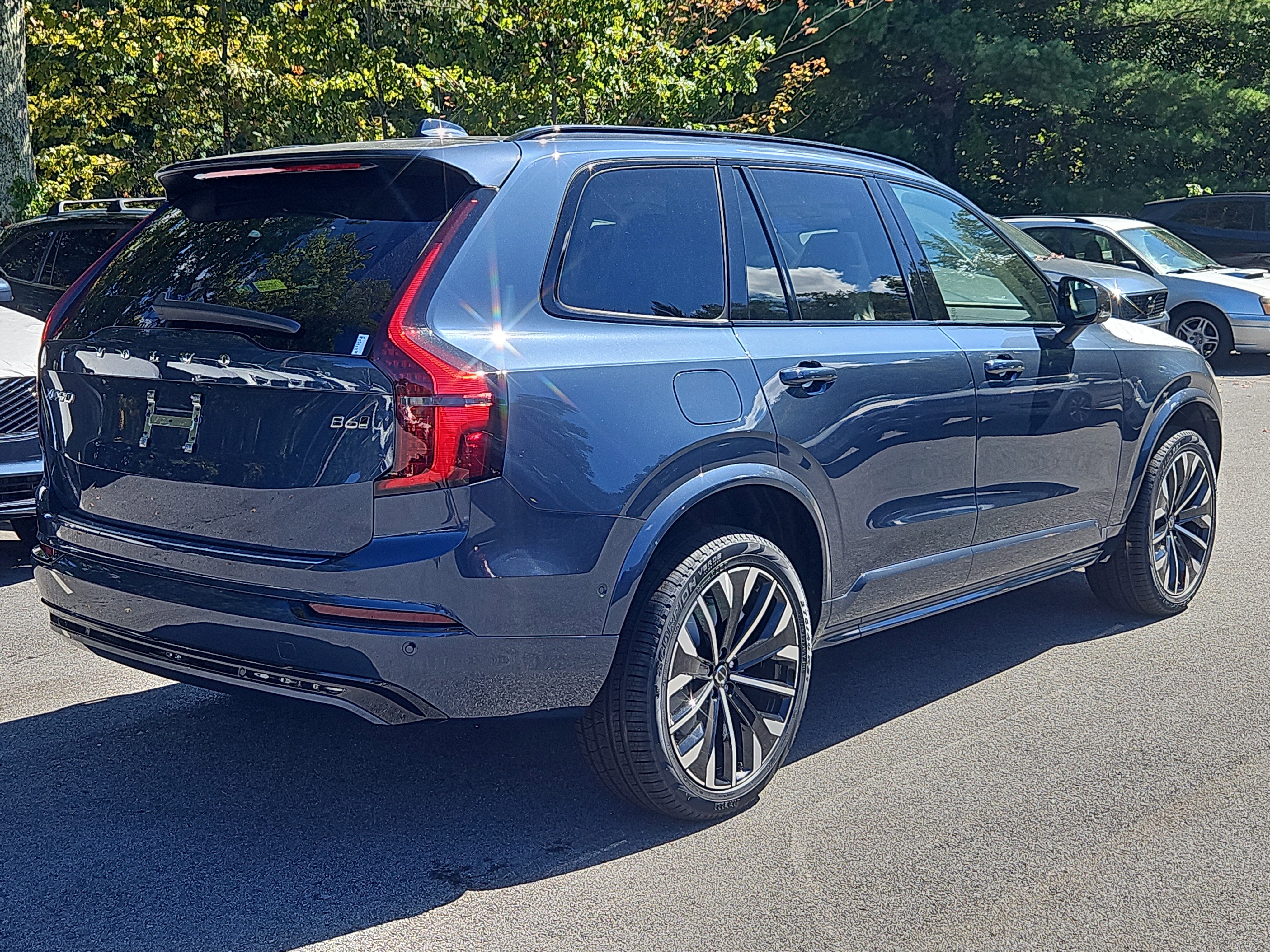 New 2026 Volvo XC90 B6 Ultra w/ Protection Package Premier image 2