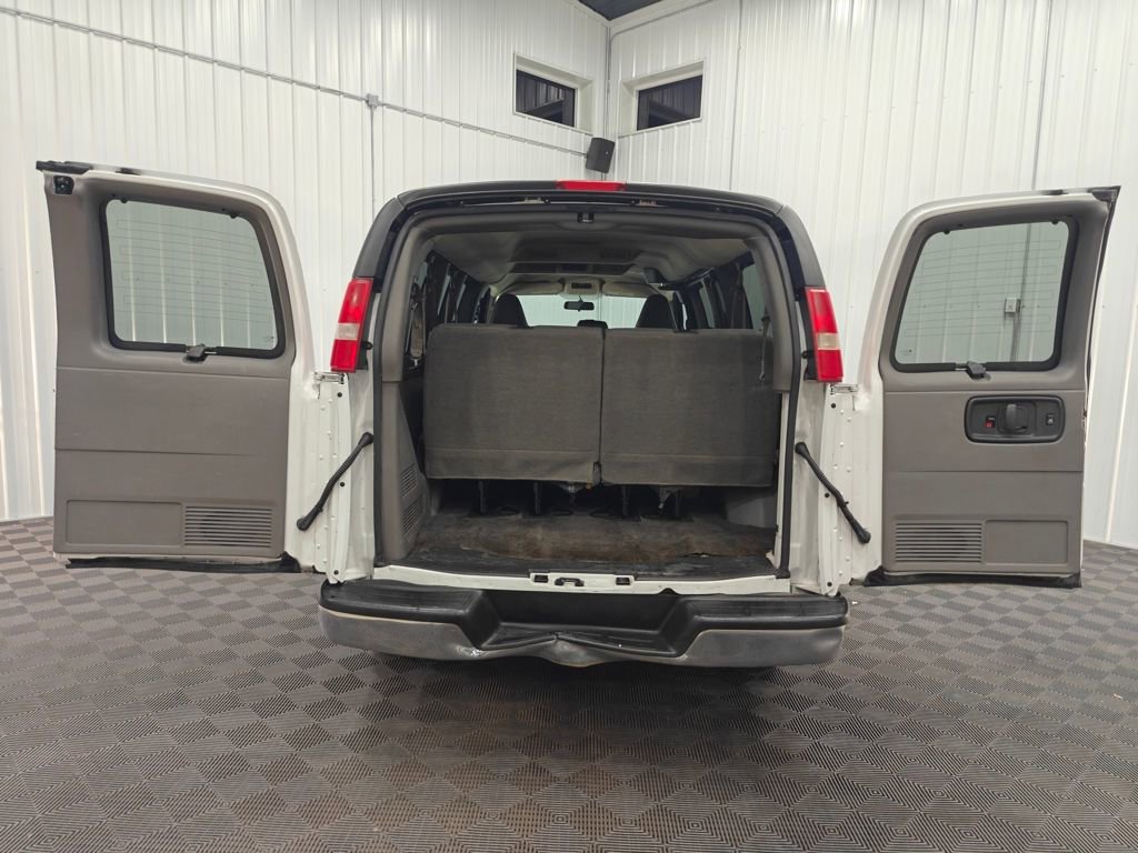 Used 2016 Chevrolet Express 3500 LT w/ LT Preferred Equipment Group RWD image 31