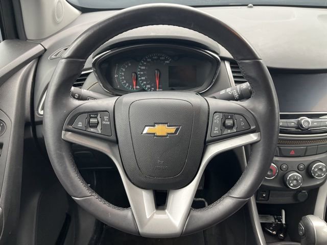 Used 2022 Chevrolet Trax LT w/ LT Convenience Package AWD/4WD image 18
