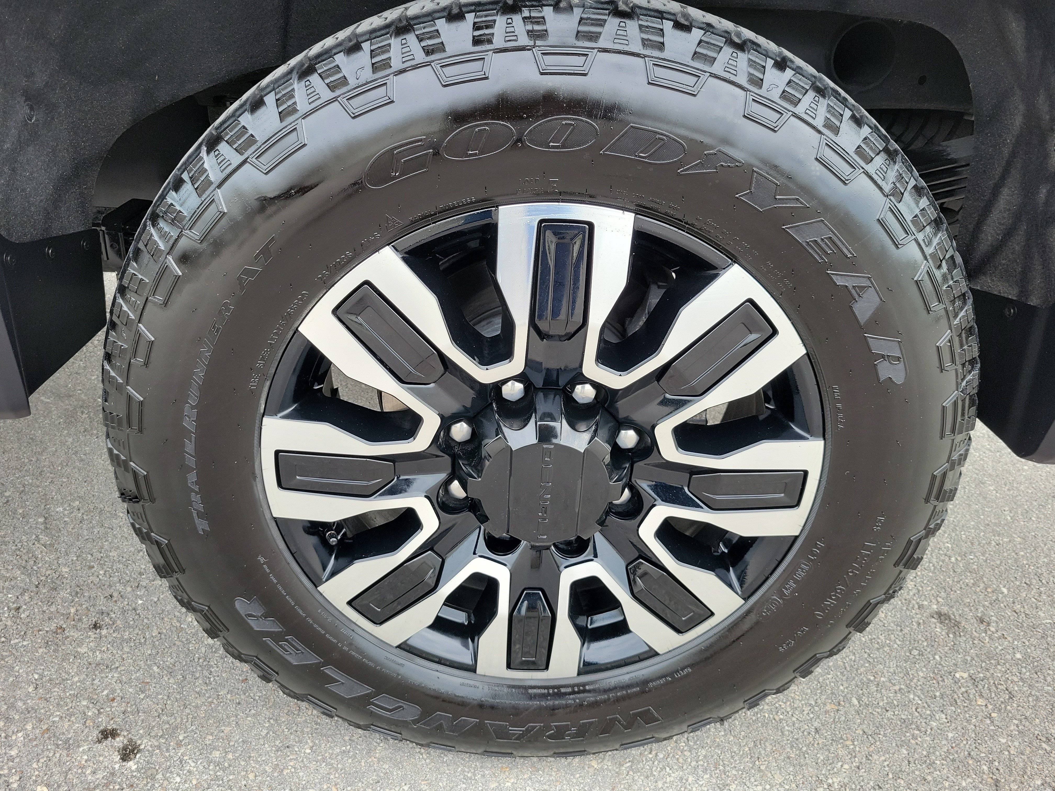 Used 2025 GMC Sierra 2500 Denali Ultimate AWD/4WD image 28