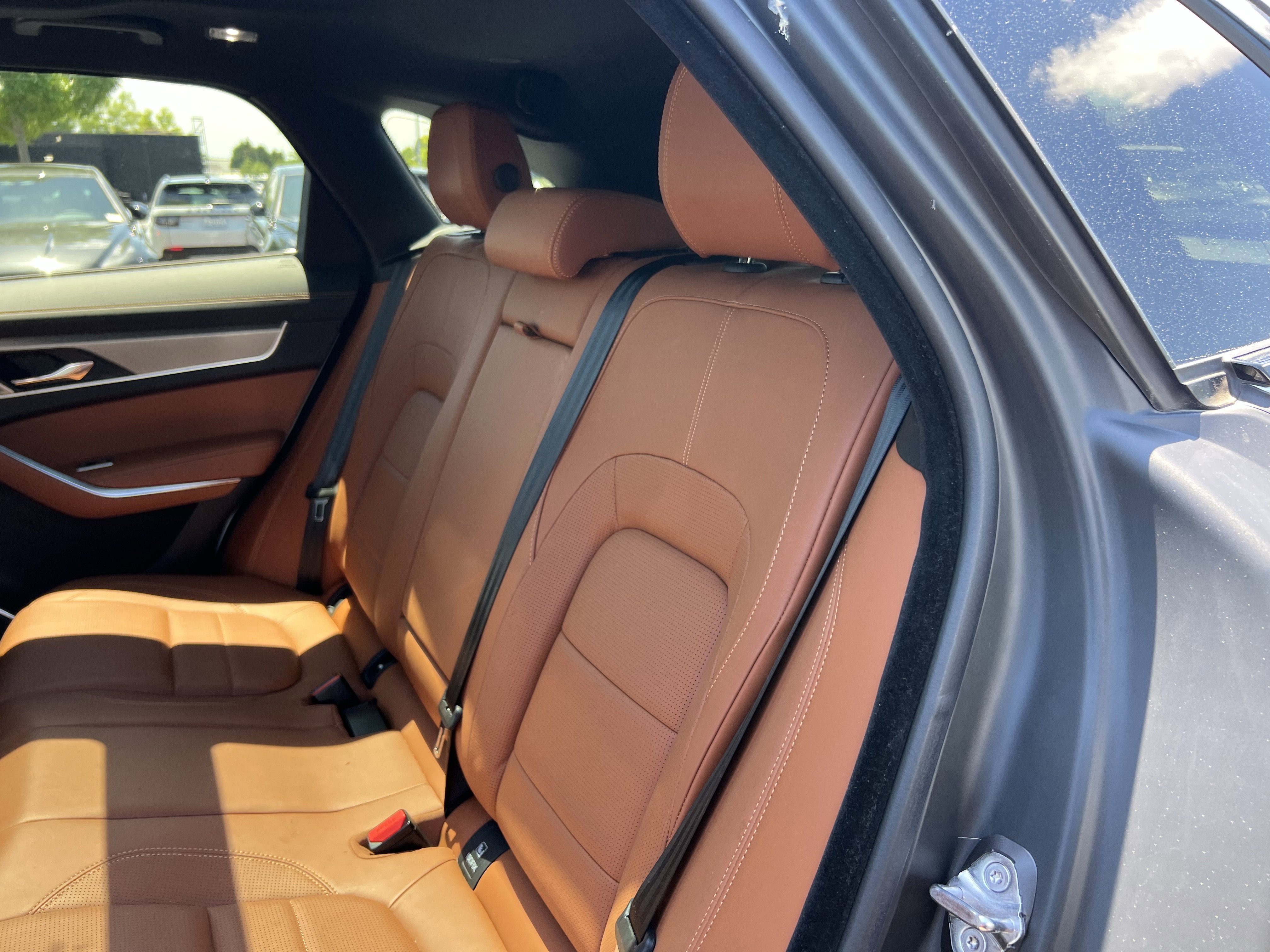 Used 2026 Jaguar F-PACE R-Dynamic S AWD/4WD image 32
