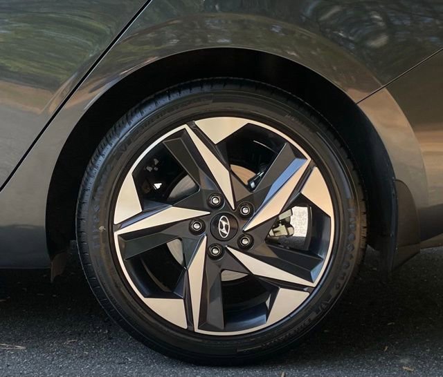 Used 2023 Hyundai Elantra SEL w/ Convenience Package image 6