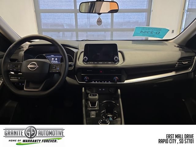 Used 2026 Nissan Rogue SV AWD/4WD image 13
