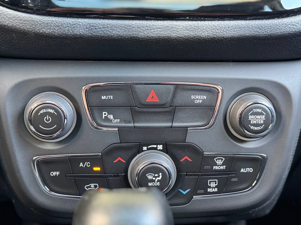 Used 2018 Jeep Compass Limited w/ Navigation Group FWD image 24