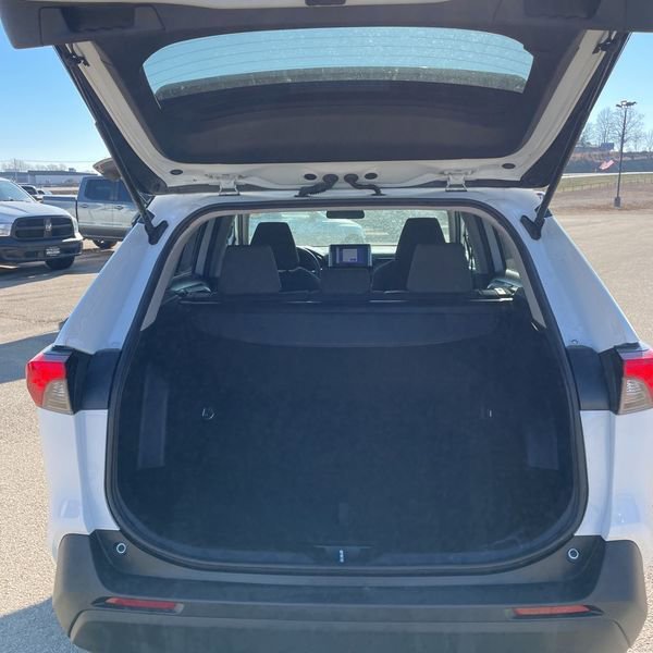 Used 2023 Toyota RAV4 XLE image 27