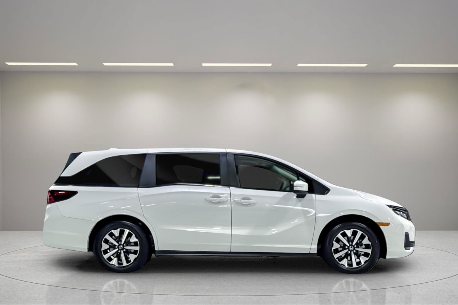 New 2027 Honda Odyssey EX-L image 2