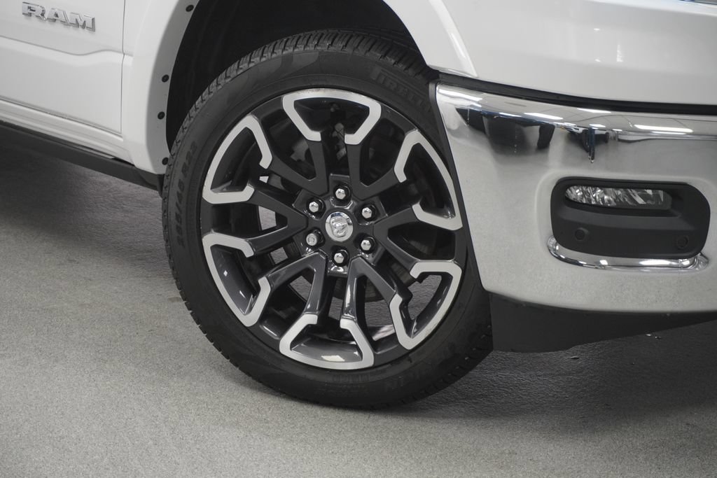 Used 2025 RAM 1500 Limited AWD/4WD image 9