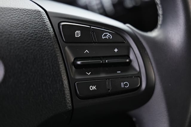 Used 2025 Hyundai Venue SEL FWD image 34