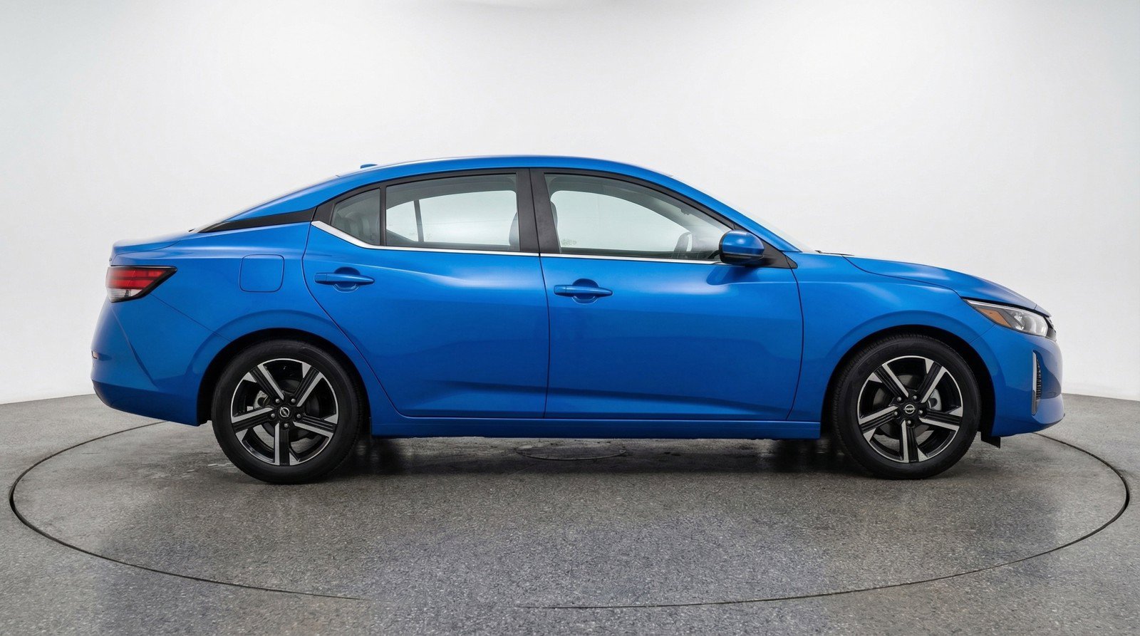 Used 2025 Nissan Sentra SV FWD image 11