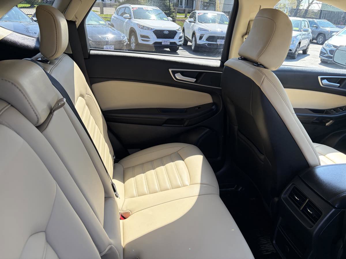 Used 2021 Ford Edge SEL w/ Cargo Accessory Package AWD/4WD image 24