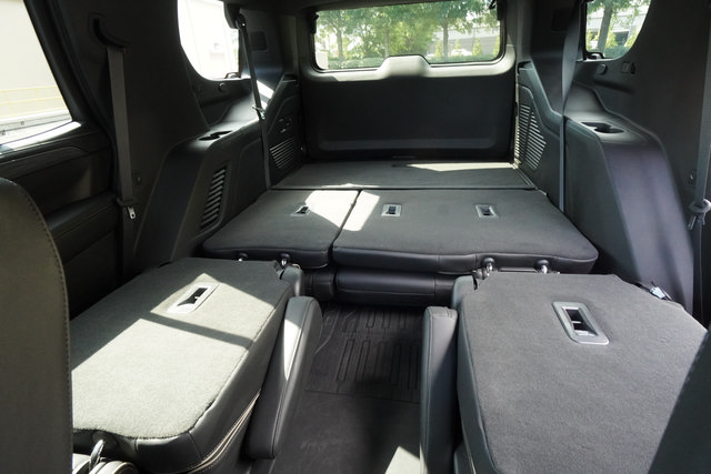 Used 2023 GMC Yukon SLT w/ SLT Premium Package AWD/4WD image 24