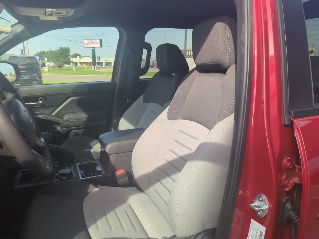Used 2025 Toyota Tacoma TRD Off-Road AWD/4WD image 28