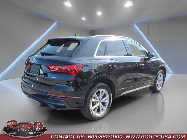 Used 2021 Audi Q3 2.0T Premium w/ Convenience Package AWD/4WD image 3