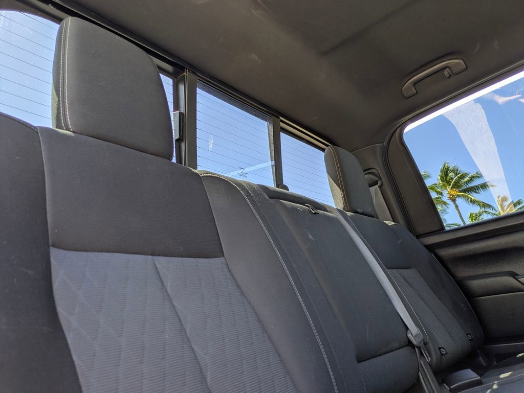 Used 2019 Nissan Titan SV w/ SV Convenience Package AWD/4WD image 16